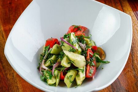 Овощной салат по-грузински