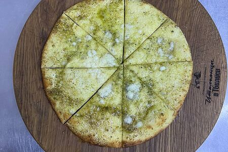 Фокачча с соусом песто