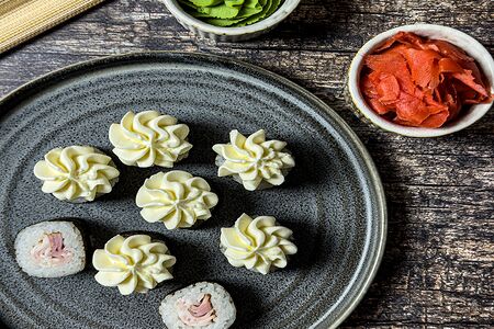 Ролл Чизмаки с беконом