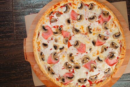 С Ветчиной и грибами