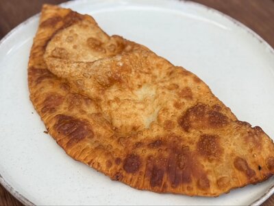Чебурек с сыром