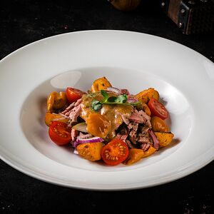Салат с маринованными опятами