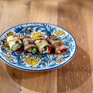 Рулетики из баклажанов и цукини с сыром