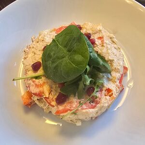 Салат куриный
