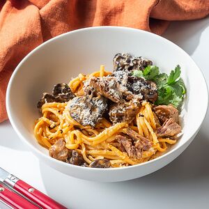Паста с говяжьими щёчками по-азиатски