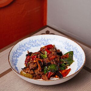 Мангал-салат с говядиной и овощами гриль
