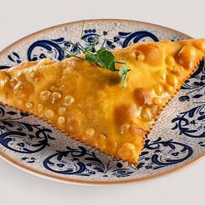 Чебурек с мясом и луком