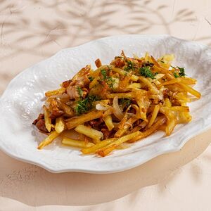Жареный картофель с лисичками