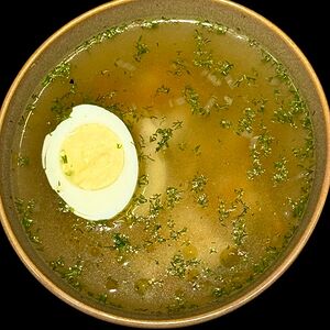 Бульон с курицей и яйцом
