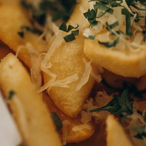 Картофель фри с пармезаном
