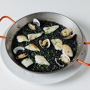 Аррос рис с чернилами каракатицы