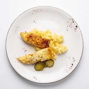 Бризоль куриная с картофельным пюре