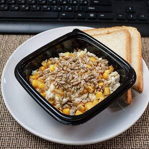 С курицей и семечками 