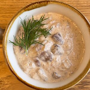 Куриные потроха в сливочном соусе