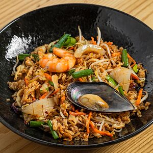 Жареный рис с морепродуктами