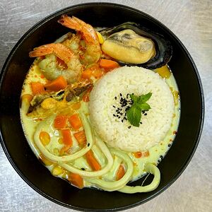 Зелёный карри с морепродуктами