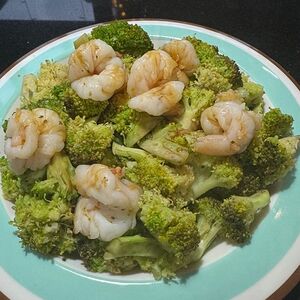 Креветки с брокколи