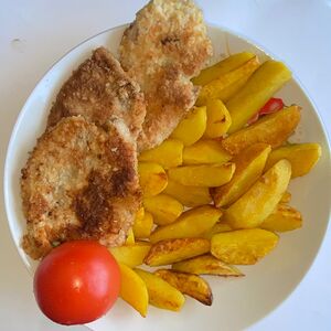 Куриные филе с картофель по-деревенски
