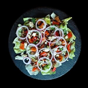 Теплый салат с говядиной