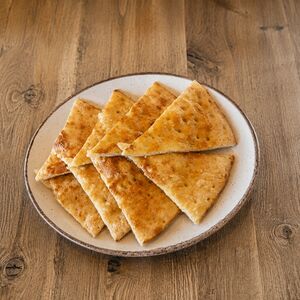 Фокачча с чесноком и оливковым маслом