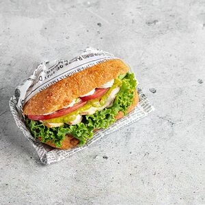 Чиабатта с куриным филе и соусом Цезарь