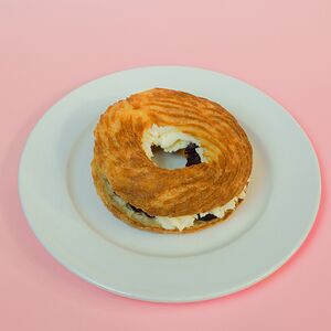 Творожное кольцо с ежевикой