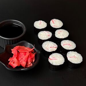 Маки ролл с крабом