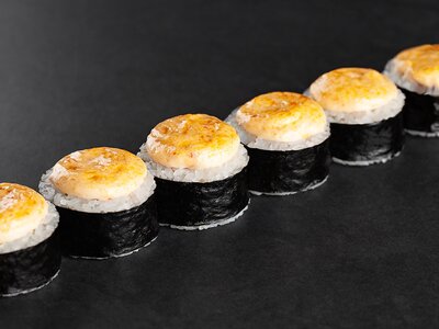 Запечённый ролл с курицей