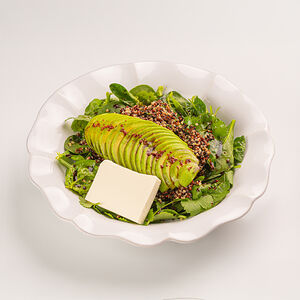 Зеленый салат с киноа