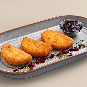 Жареный сыр с конфитюром
