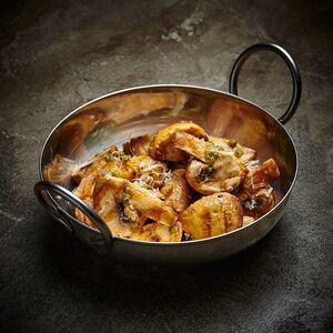 Шампиньоны с соусом песто и сыром пармезан