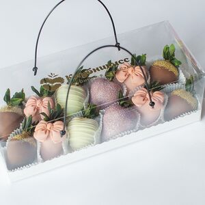 Набор с клубникой в шоколаде Сияние