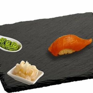 Суши с копчёным лососем