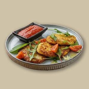 Постные драники с томатным соусом