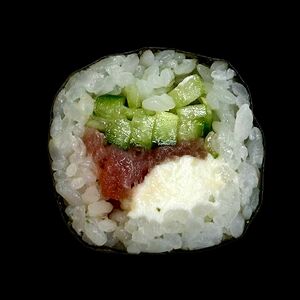 Ролл с тунцом