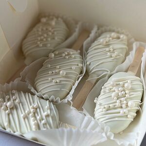 Набор пирожных на День рождения эскимо с бусинами