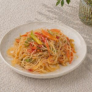 Рисовая лапша с овощами