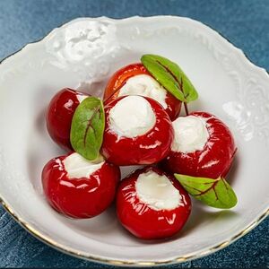 Маринованный перец падрон со сливочным сыром