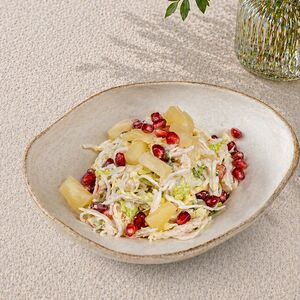 Салат Амур с ананасом и зернами граната
