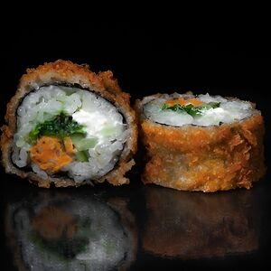 Акито Маки Хот
