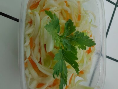 Салат из капусты с морковью 