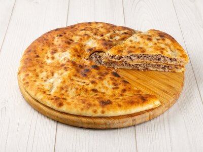 Пирог с мясом и грибами