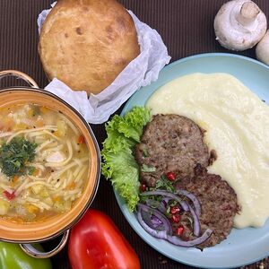 3. Куриный суп / Котлета с пюре / Лепешка