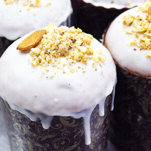 Кулич-панеттоне с орехом