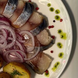 Скумбрия с молодым картофелем