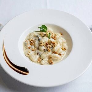 Ньокки с горгонзолой и грецким орехом