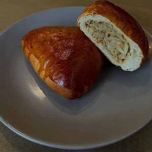 Пирожок с капустой