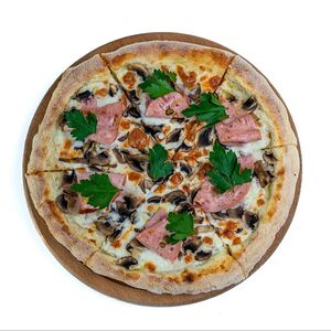 Пицца с мортаделлой, грибами и трюфельным маслом