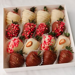 Набор клубника в шоколаде с сублиматами, 12-16 ягод