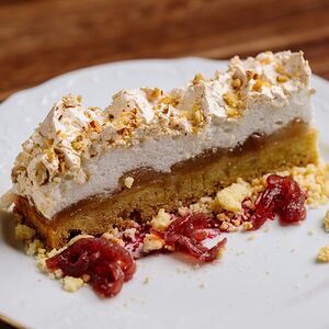 Песчаный берег с грушей и конфитюром